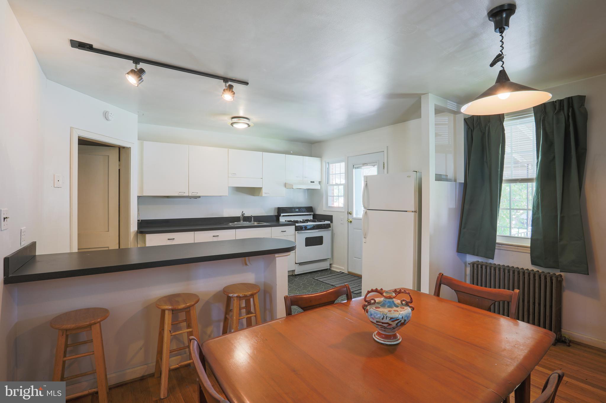 1734 Red Oak Road Baltimore, MD 21234 - Photo 8 of 34