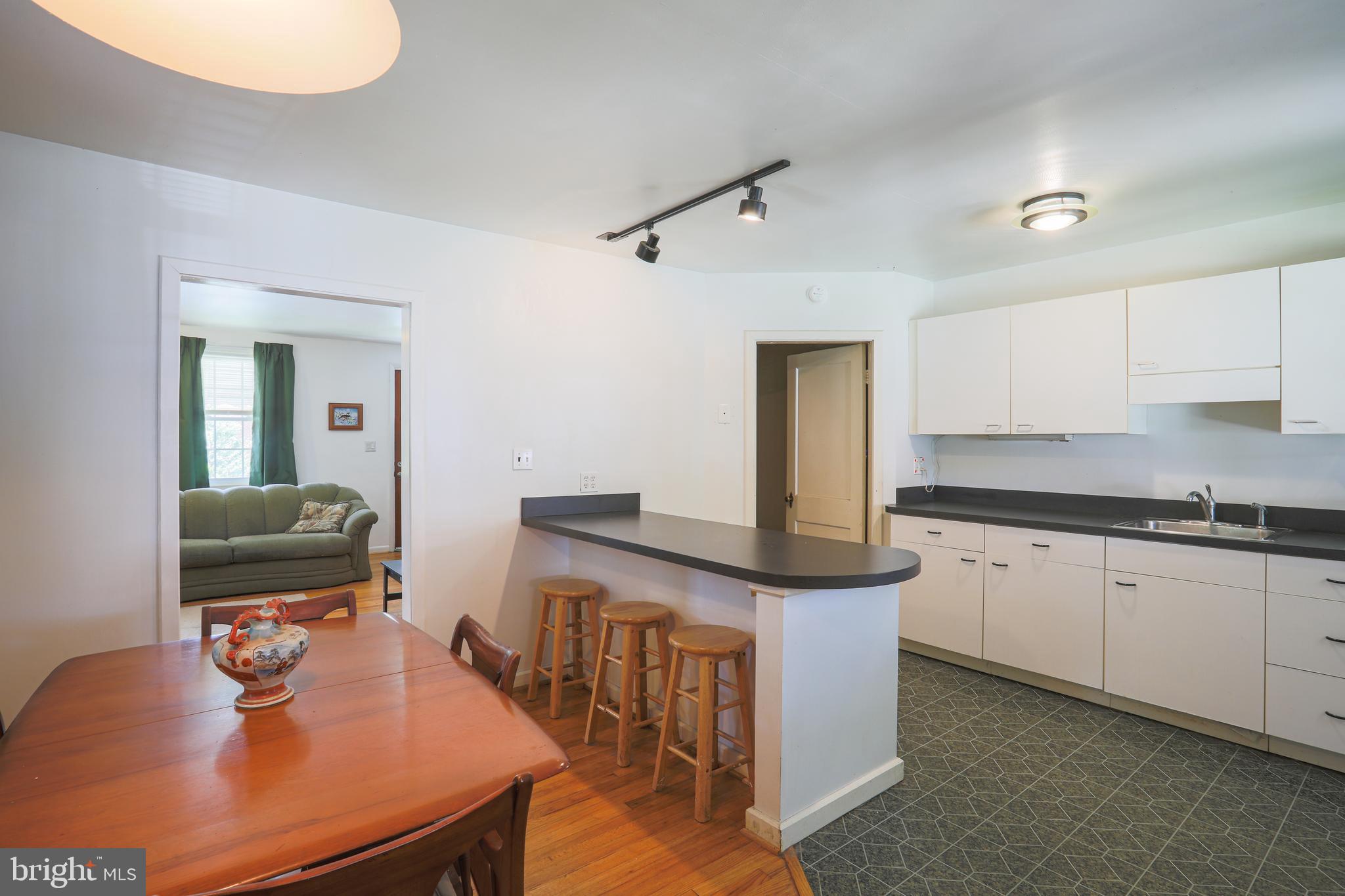 1734 Red Oak Road Baltimore, MD 21234 - Photo 10 of 34