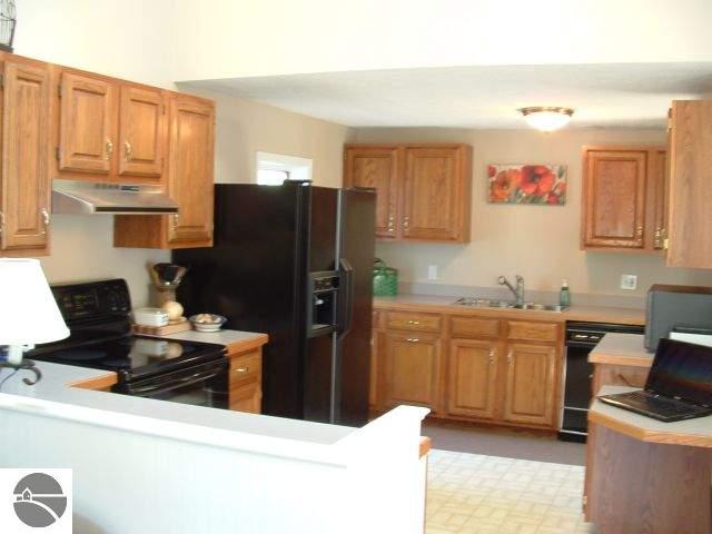4049 Five Mile Road Traverse City, MI 49686 - Photo 8 of 17 1748846-7.JPG