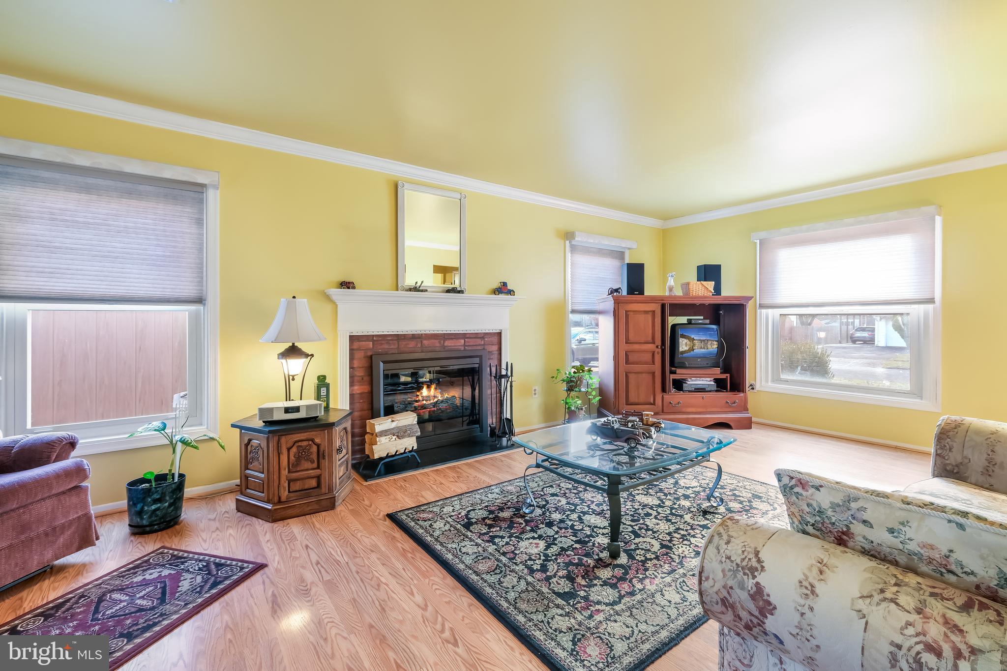 31 Turf Road Levittown, PA 19056 - Photo 8 of 28