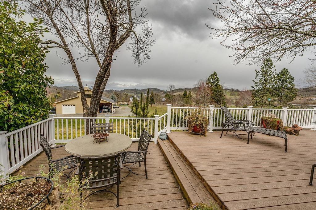 5215 Dark Hollow Road Medford, OR 97501 - Photo 7 of 35 Additional Photo