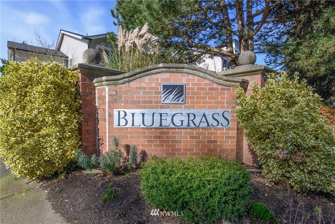 12404 East Gibson Road, Unit J106 Everett, WA 98204 - Photo 2 of 25 Gallery Image 2