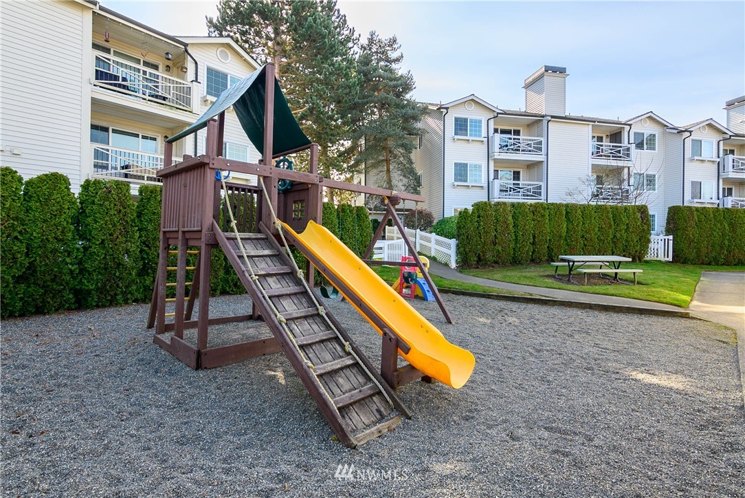 12404 East Gibson Road, Unit J106 Everett, WA 98204 - Photo 18 of 25 Gallery Image 18