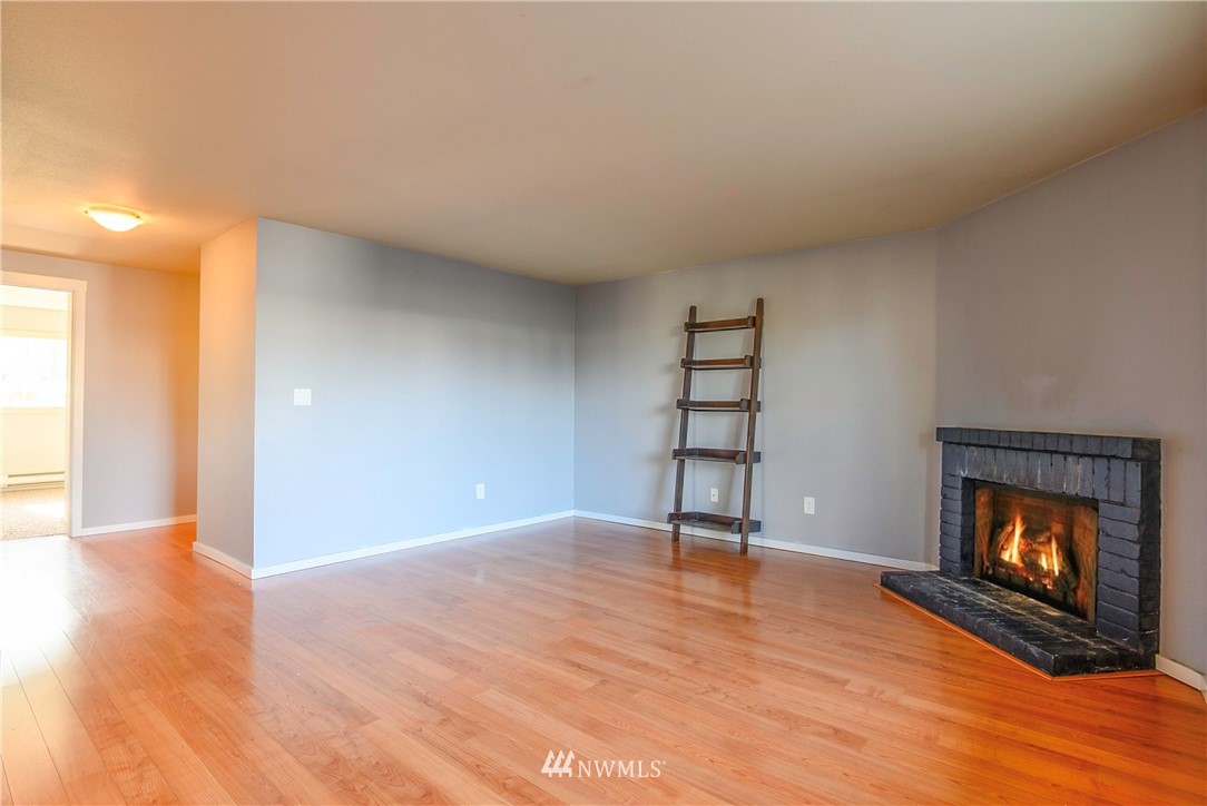 12404 East Gibson Road, Unit J106 Everett, WA 98204 - Photo 9 of 25 Gallery Image 9