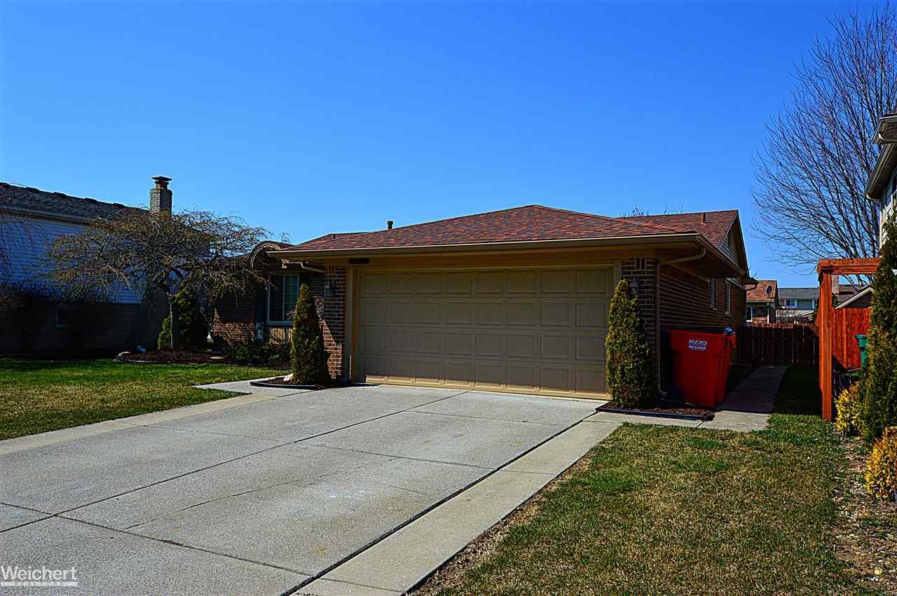 45761 Spagnuolo Road Macomb, MI 48044 - Photo 43 of 48 31288721-42.JPG
