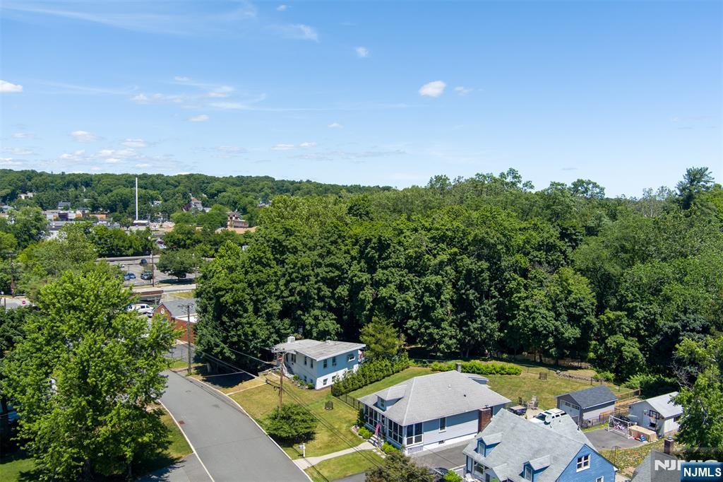 221 Lakeview Drive Ridgewood, NJ 07450 - Photo 32 of 35