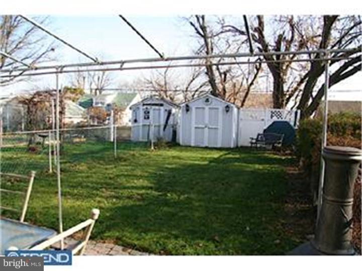 3335 Morning Glory Road Philadelphia, PA 19154 - Photo 22 of 23 Back Yard