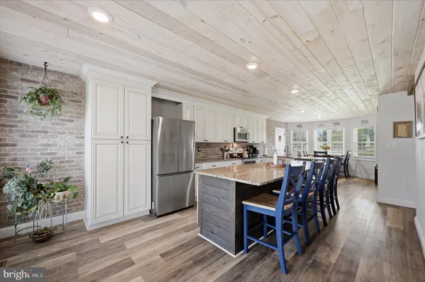 $600,000 | 554 Cherry Hill Farm Drive, Kearneysville, WV 25430