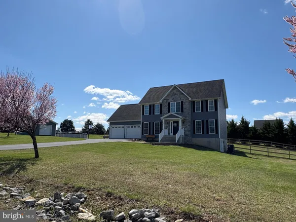 $600,000 | 554 Cherry Hill Farm Drive, Kearneysville, WV 25430