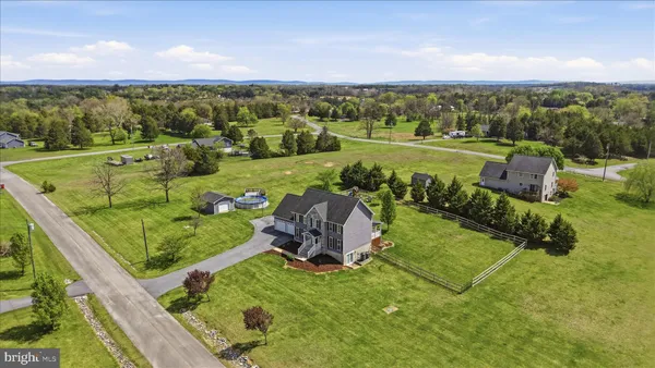 $600,000 | 554 Cherry Hill Farm Drive, Kearneysville, WV 25430