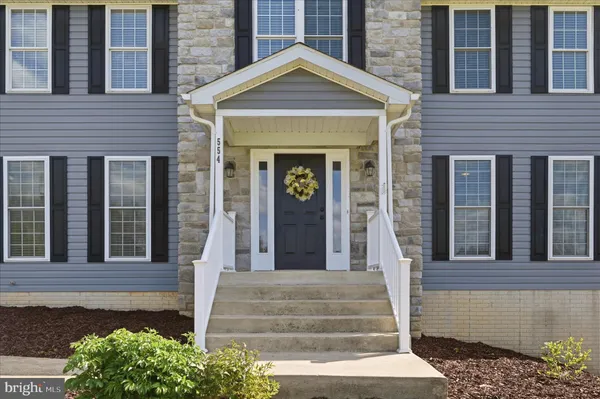 $600,000 | 554 Cherry Hill Farm Drive, Kearneysville, WV 25430