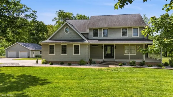 $615,000 | 911 Moody Ridge Road, Belpre, OH 45714