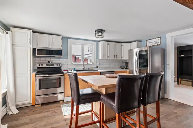 $359,900 | 184 Danyow Road, Sheldon, VT 05450