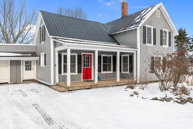 $359,900 | 184 Danyow Road, Sheldon, VT 05450