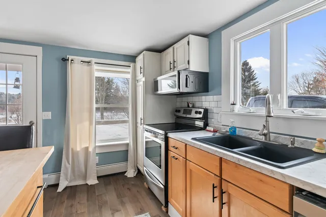 $359,900 | 184 Danyow Road, Sheldon, VT 05450