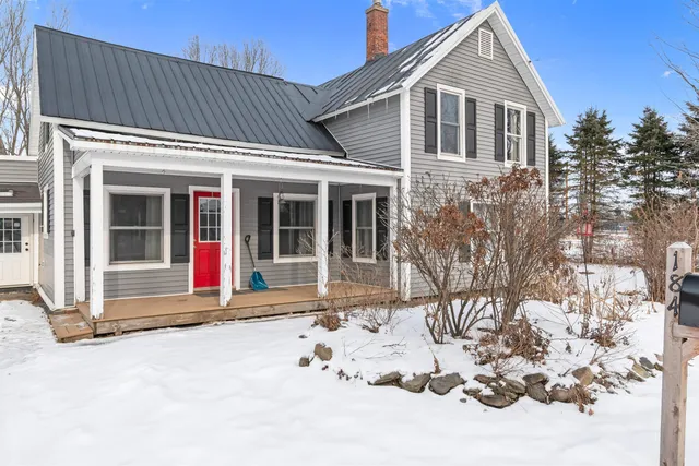 $359,900 | 184 Danyow Road, Sheldon, VT 05450