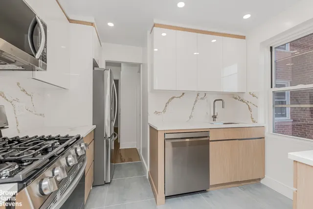 $450,000 | 100 Park Terrace West, Unit 4E | Inwood