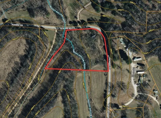 a picture of white and yellow