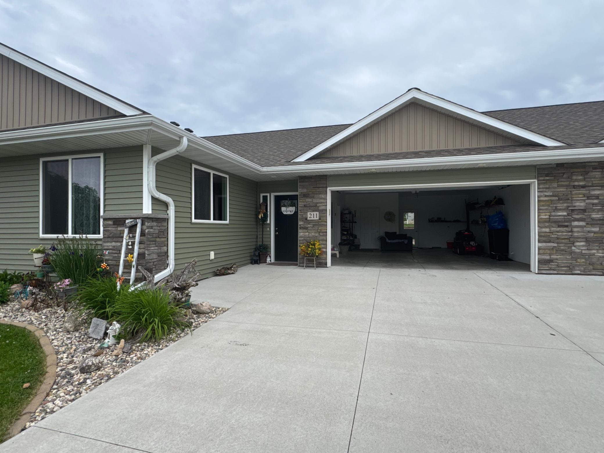 211 3rd Avenue Southwest Wells, MN 56097 - Photo 3 of 31