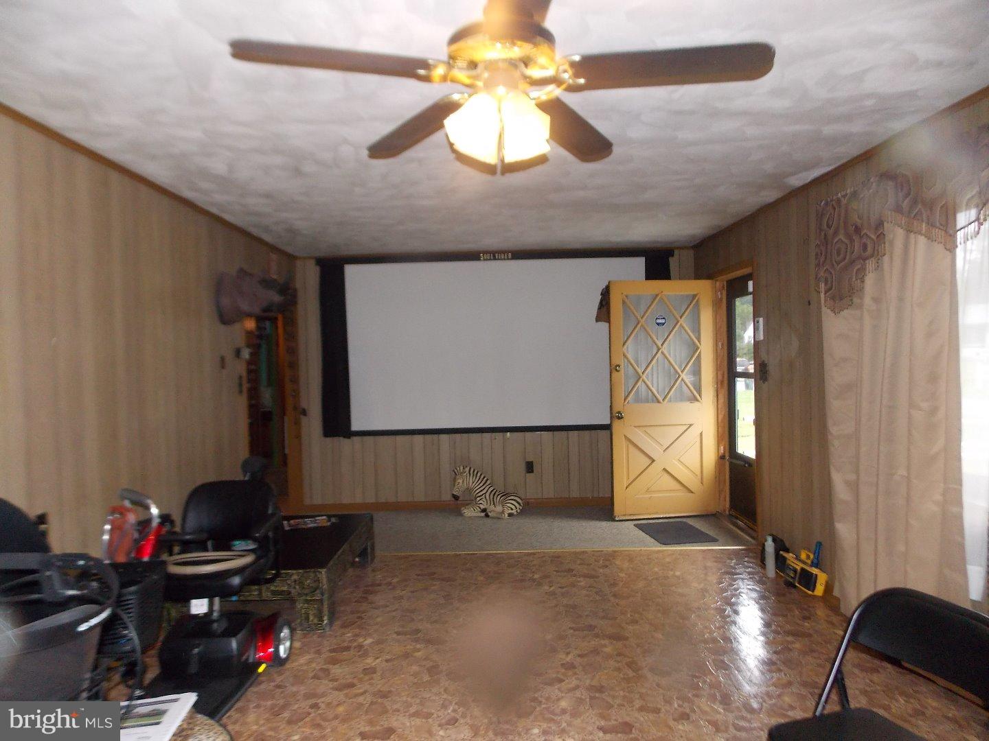 950 West Chestnut Street Coatesville, PA 19320 - Photo 4 of 22 Living Room