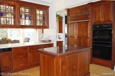 3711 West Pemberton Road Bloomfield Hills, MI 48302 - Photo 6 of 18 kitchen