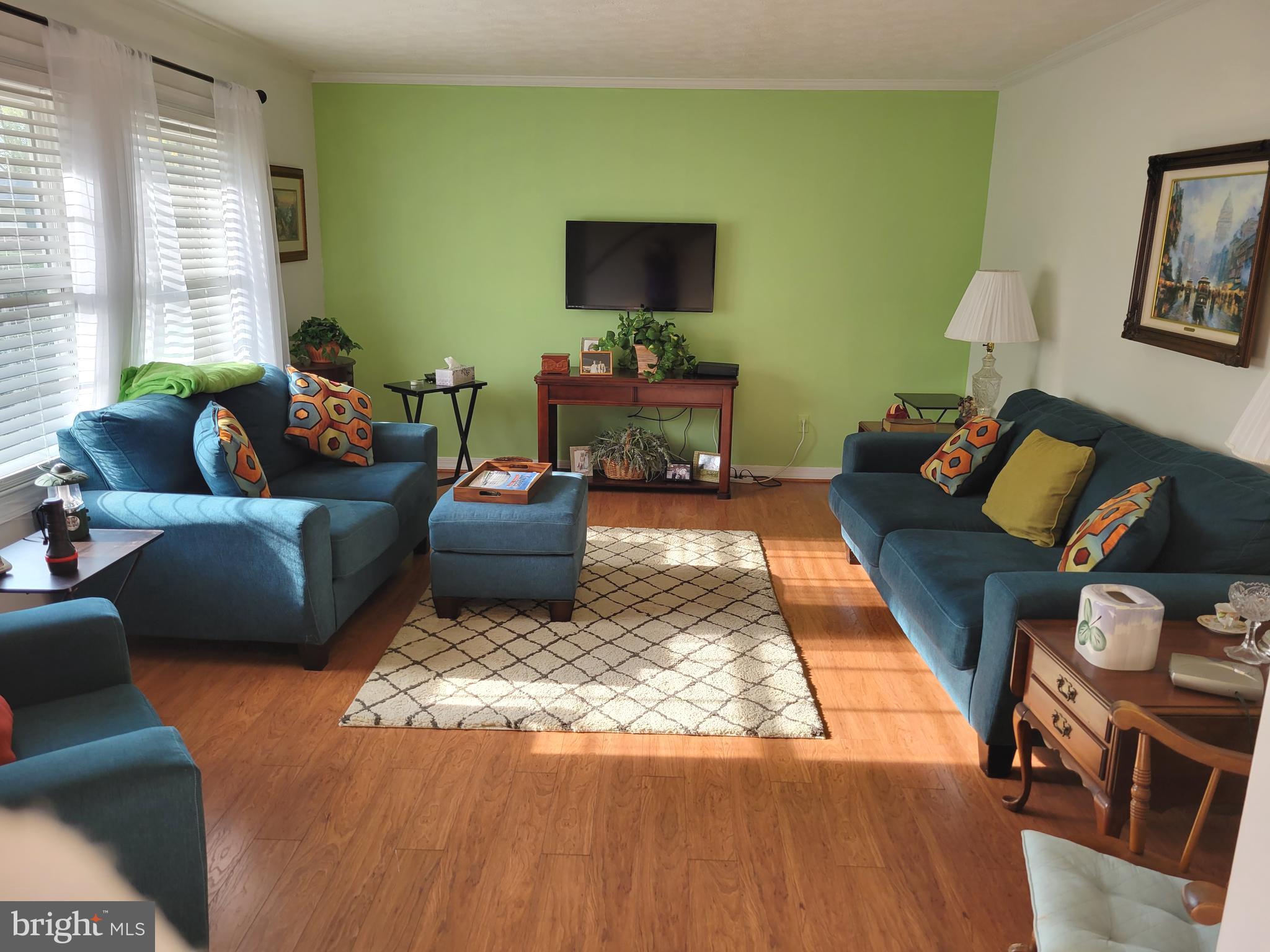 222 Middleton Road Waldorf, MD 20602 - Photo 2 of 26 Living Room
