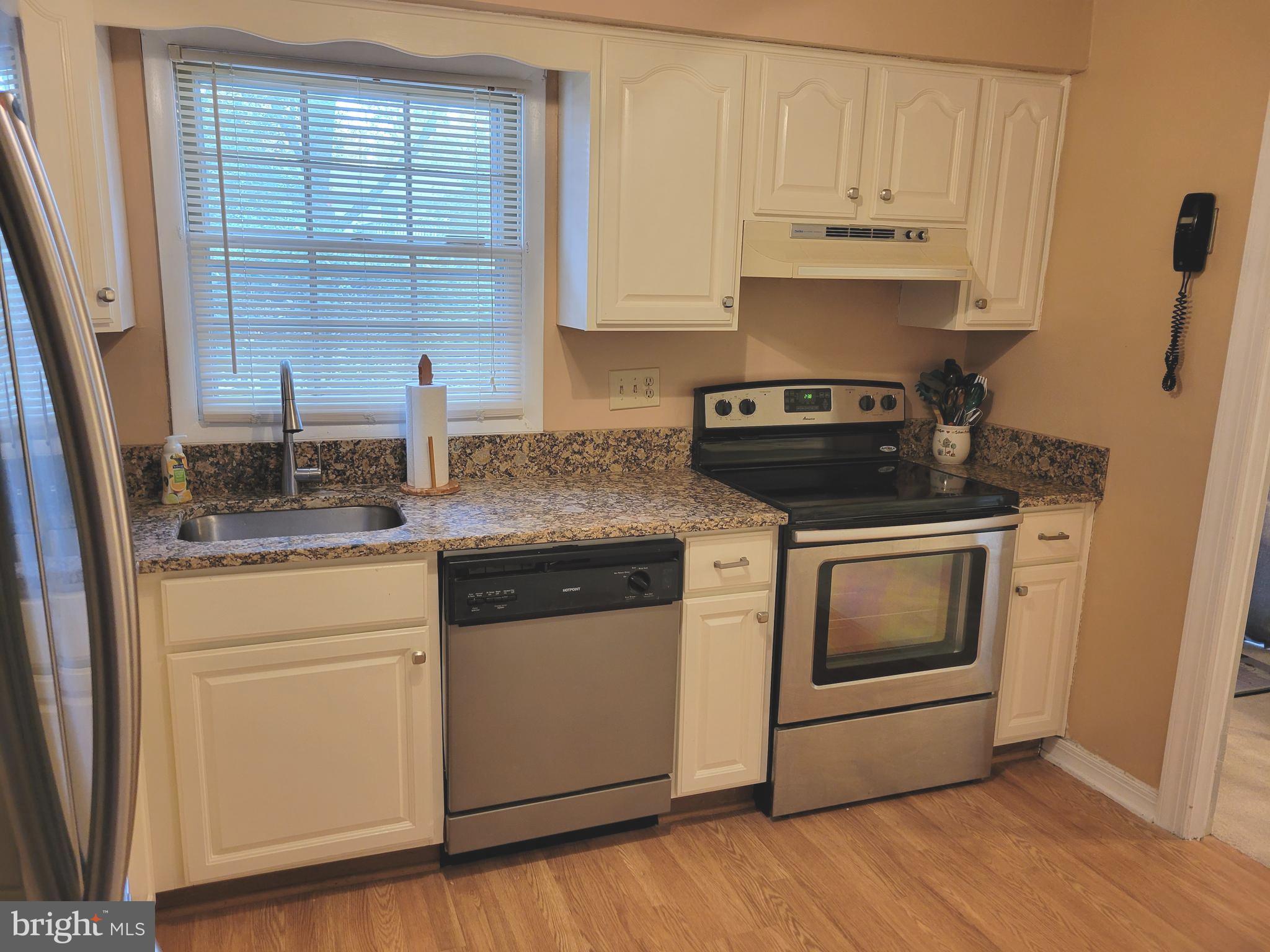222 Middleton Road Waldorf, MD 20602 - Photo 5 of 26 Kitchen with Granite Counters