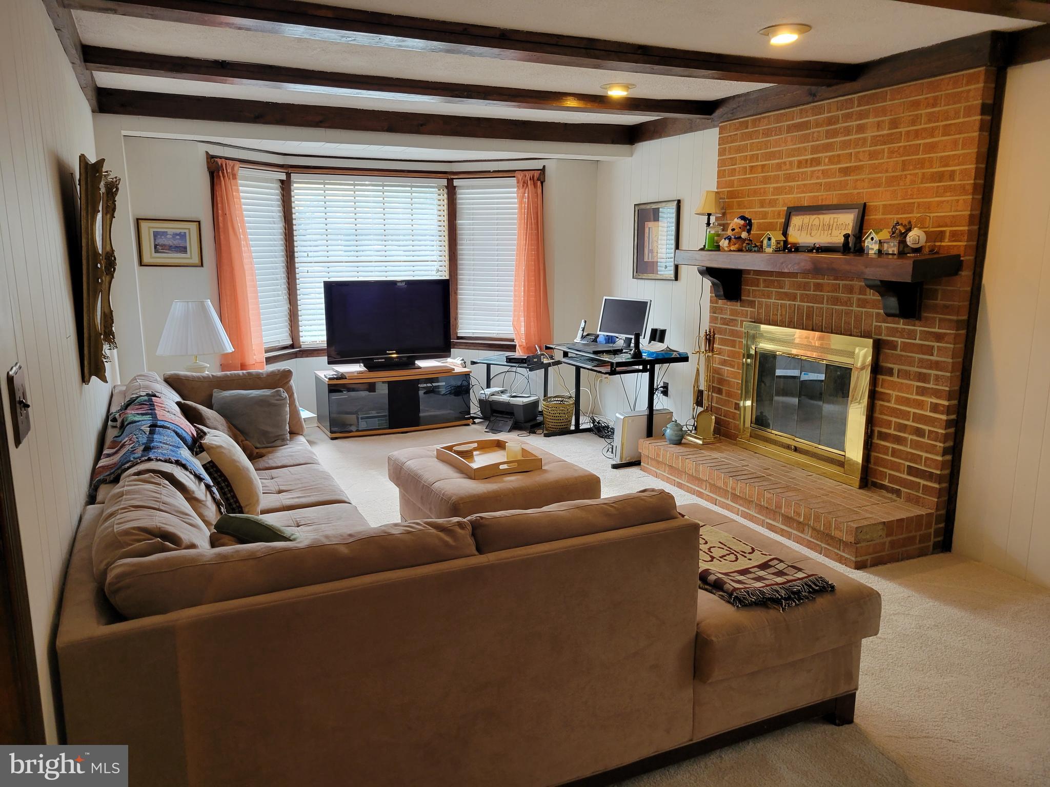 222 Middleton Road Waldorf, MD 20602 - Photo 8 of 26 Family Room