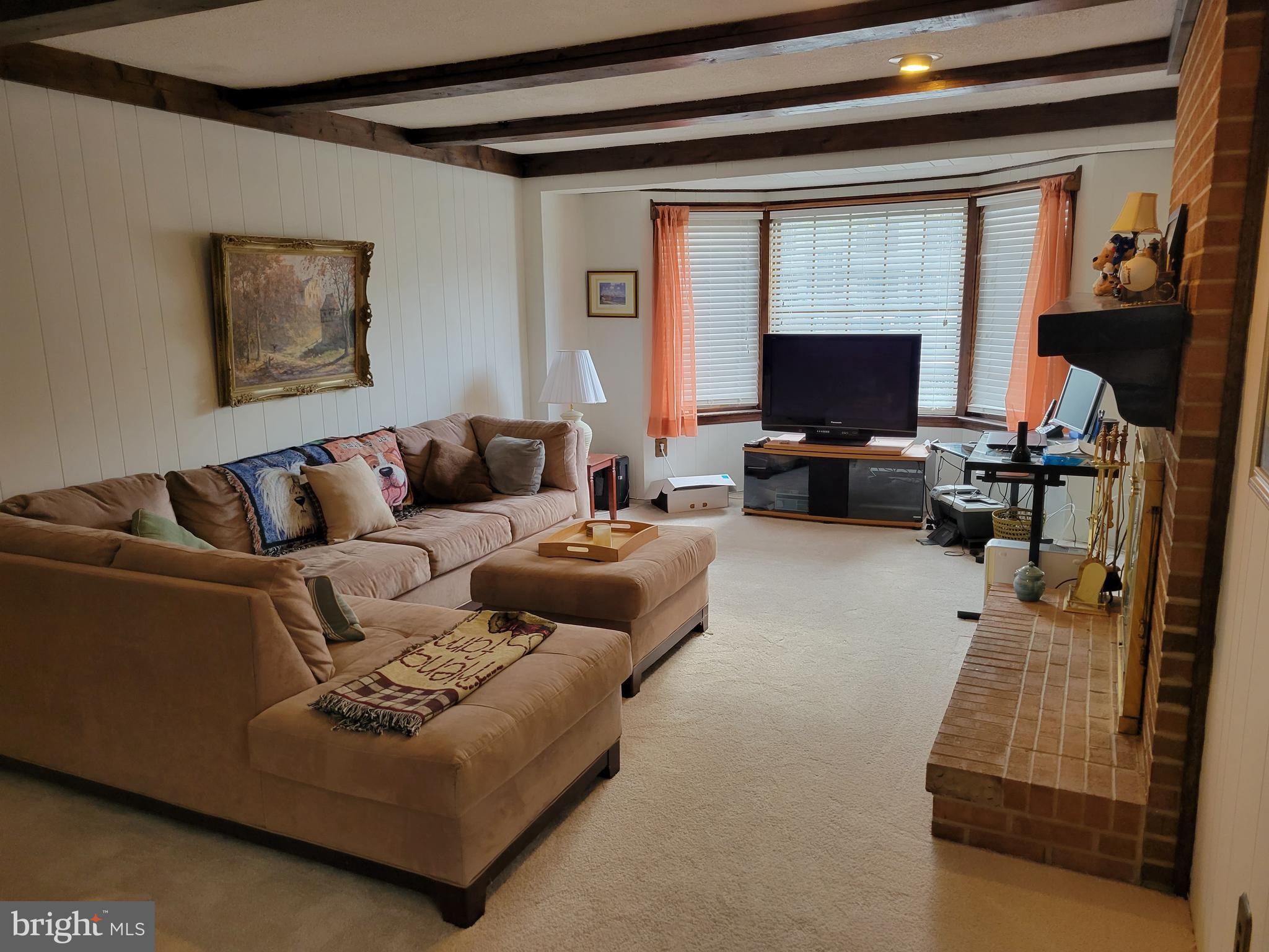222 Middleton Road Waldorf, MD 20602 - Photo 9 of 26 Family Room