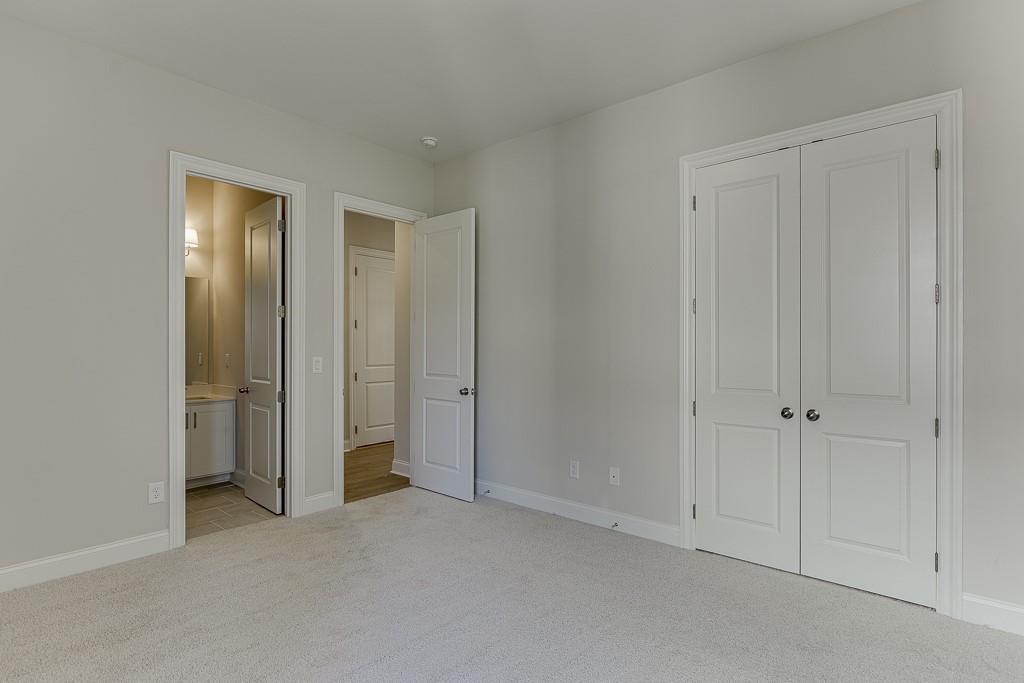 450 Thunder Road Buford, GA 30518 - Photo 27 of 81
