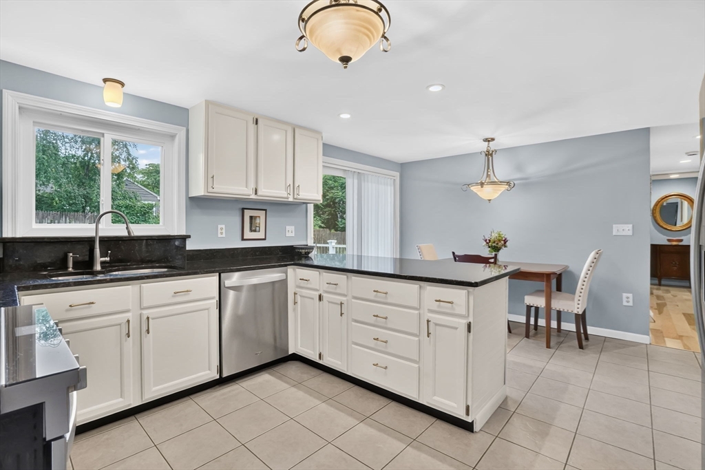 157 Meadow Road Longmeadow, MA 01106 - Photo 7 of 28