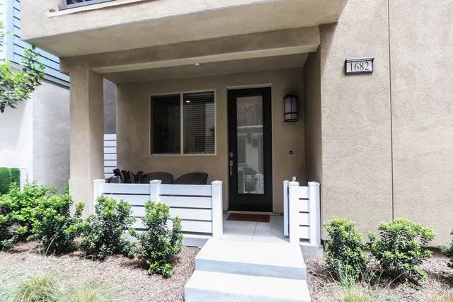 $895,000 | 1682 Lexington Lane, San Pedro, CA 90732