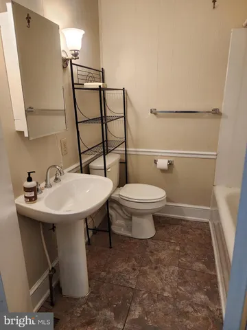 $1,850 | 323 North College Parkway, Unit 2, Frederick, MD 21701