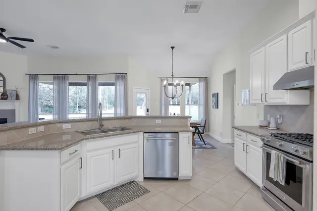 $525,000 | 11353 Grand Harbor Boulevard, Montgomery, TX 77356