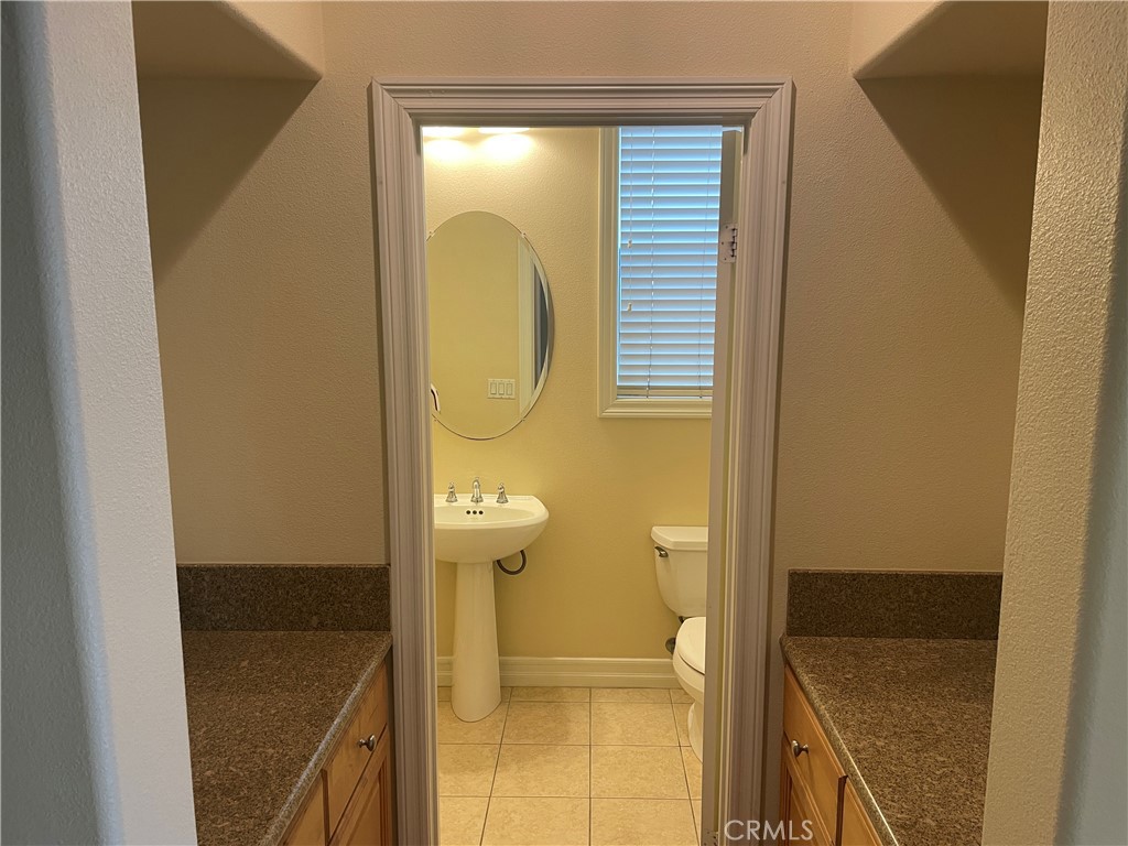 2100 Canyon Circle Costa Mesa, CA 92627 - Photo 4 of 29