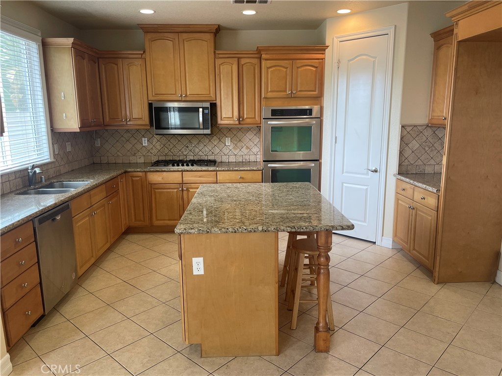 2100 Canyon Circle Costa Mesa, CA 92627 - Photo 6 of 29