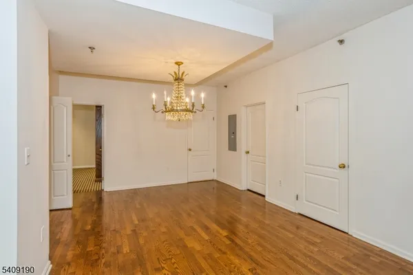 $425,000 | 10 Smith Manor Boulevard, Unit 121, West Orange, NJ 07052