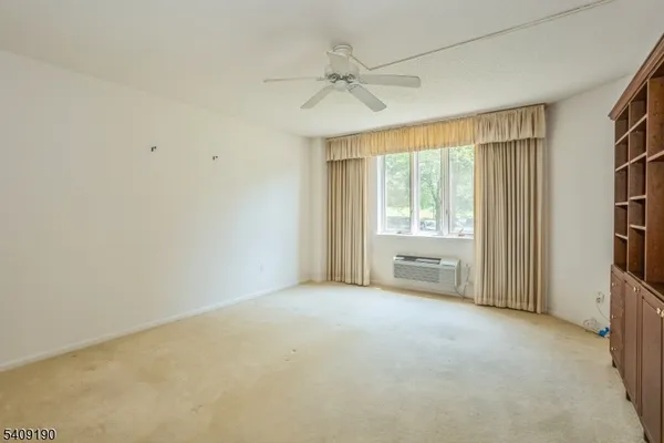 $425,000 | 10 Smith Manor Boulevard, Unit 121, West Orange, NJ 07052