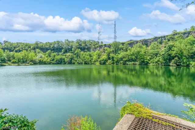 $425,000 | 10 Smith Manor Boulevard, West Orange, NJ 07052