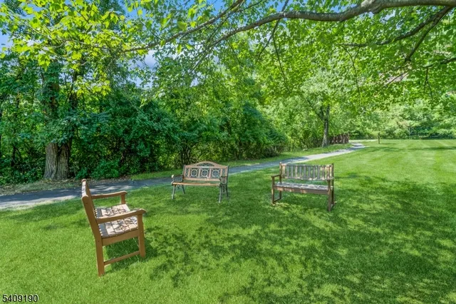 $425,000 | 10 Smith Manor Boulevard, West Orange, NJ 07052