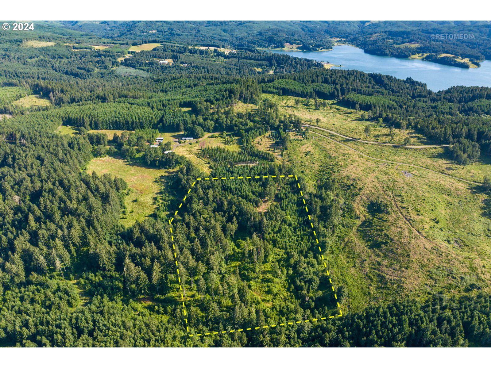Roberts School Road Gaston, OR 97119 - Photo 2 of 37 a view of a lake with a mountain