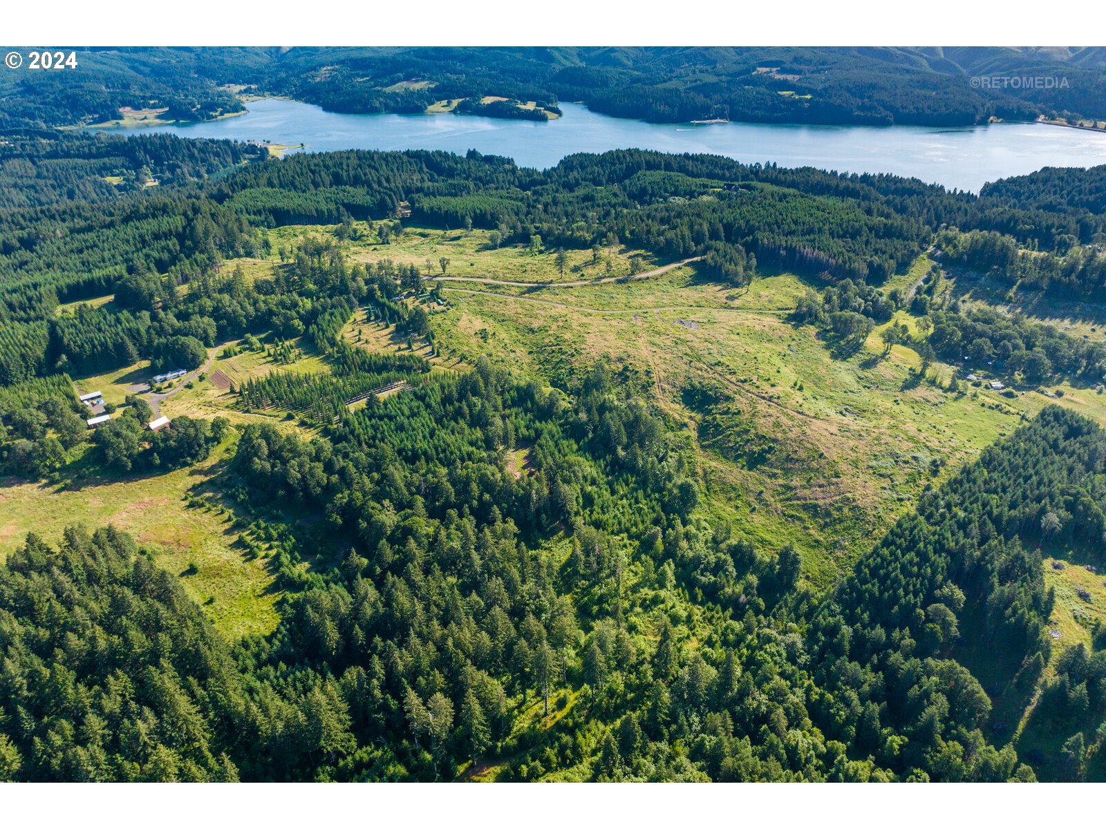 Roberts School Road Gaston, OR 97119 - Photo 3 of 37 a view of lake view and mountain view