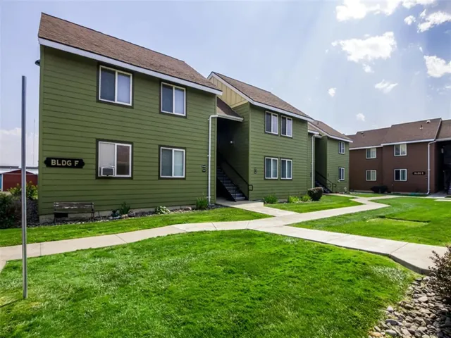 $1,075 | 2212 Cove Avenue, La Grande, OR 97850