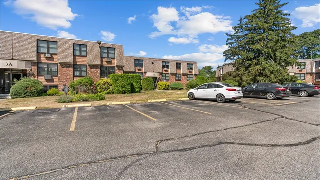 $170,000 | 510 Child Street, Unit 305B, Warren, RI 02885