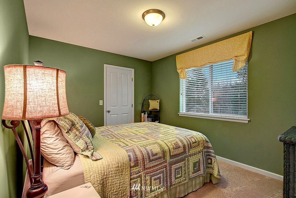 16201 Southeast 138th Place Renton, WA 98059 - Photo 17 of 22 Gallery Image 17