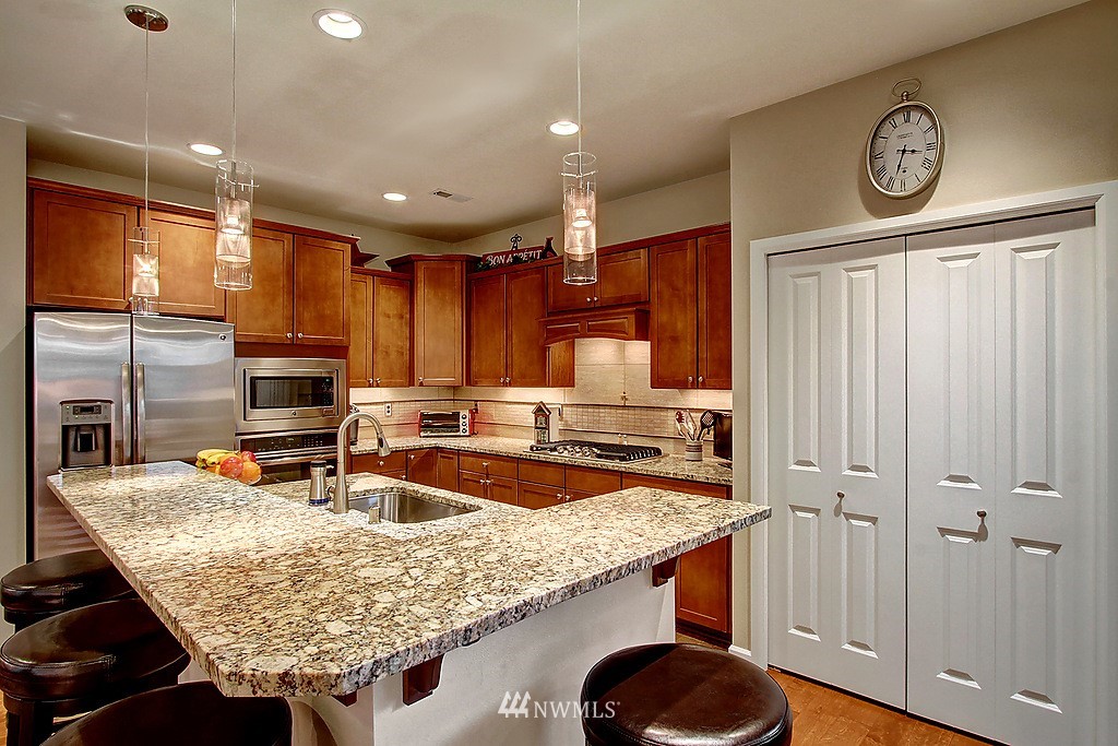16201 Southeast 138th Place Renton, WA 98059 - Photo 6 of 22 Gallery Image 6
