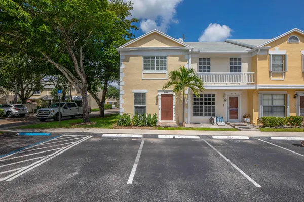 $377,000 | 2900 Dorchester Lane, Unit 2900, Cooper City, FL 33026