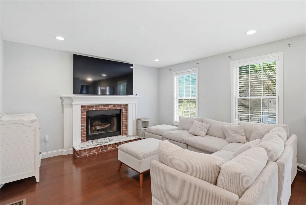 67 Hidden Road Dracut, MA 01826 - Photo 4 of 32