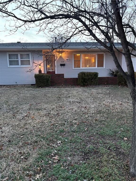 719 South Larson Avenue Chanute, KS 66720 - Photo 4 of 20