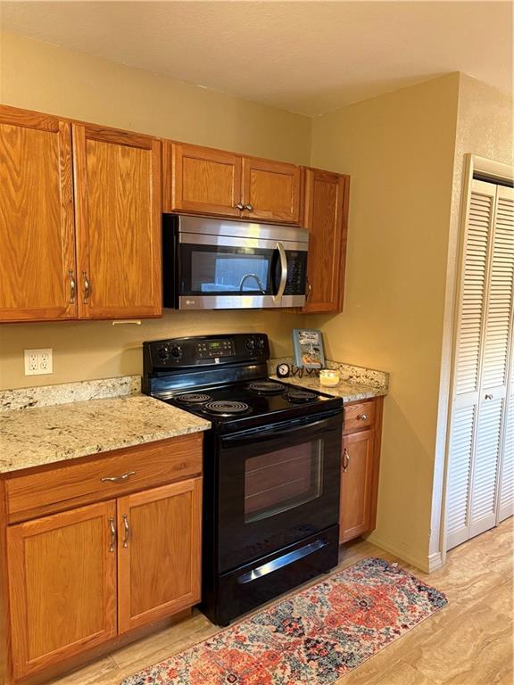 719 South Larson Avenue Chanute, KS 66720 - Photo 9 of 20
